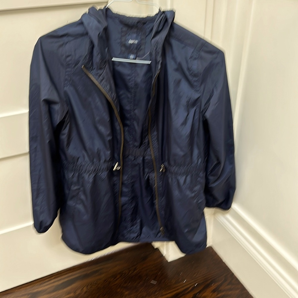 GapKids | Wind breaker| Navy blue | cinched waist| Hooded